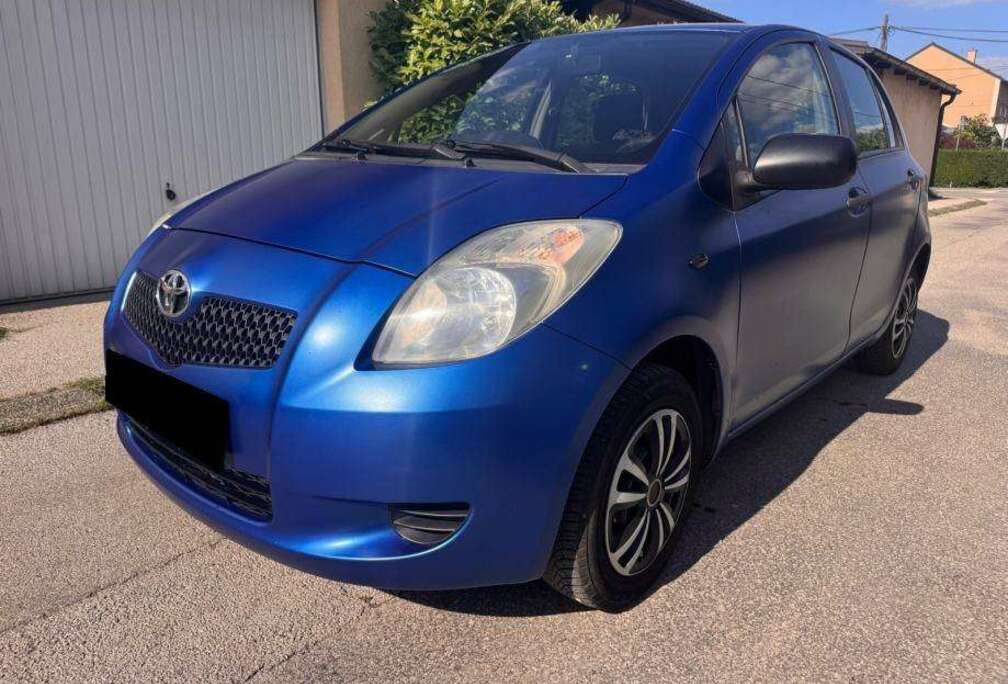 Toyota Yaris 1.3i VVT-i 16v Connected