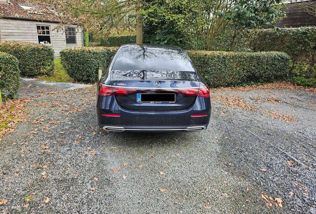 Mercedes-Benz E 300 e PHEV Luxury Line (230 kW) Luxury Line