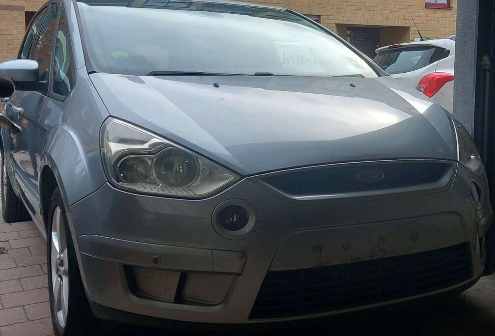Ford S-Max 2.5 Titanium