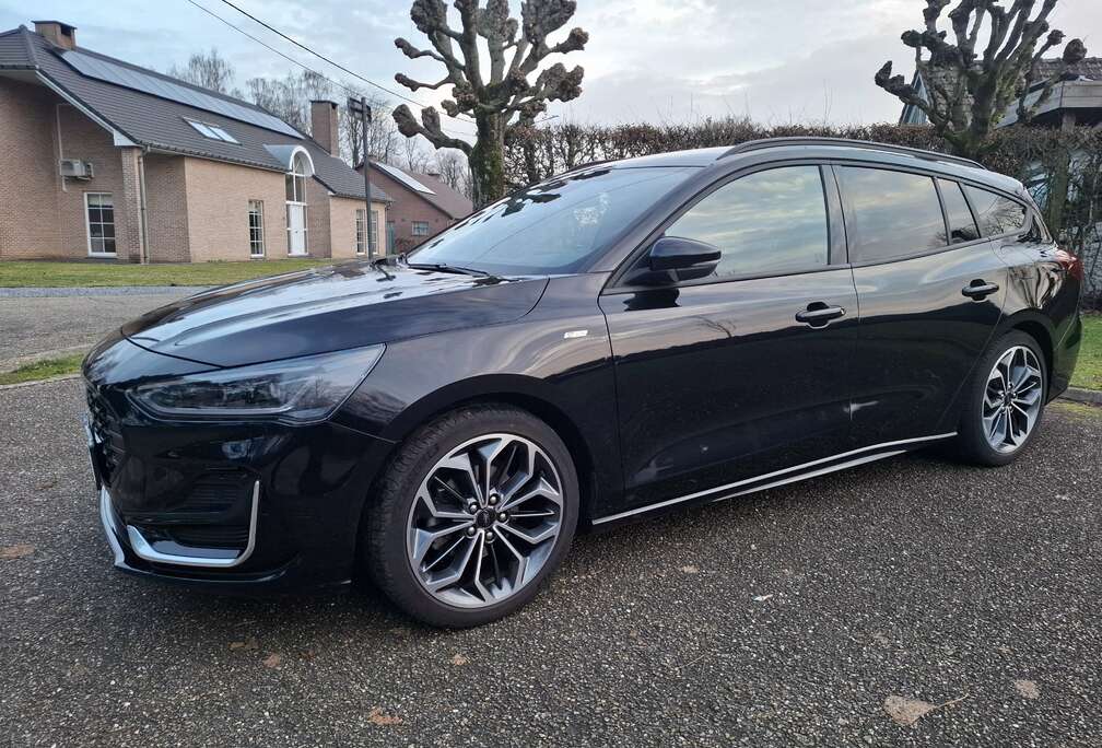 Ford Focus Turnier 1.0 EcoBoost Hybrid Aut. ST-LINE X