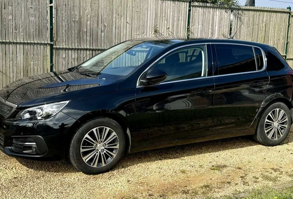 Peugeot 1.2 PureTech Allure S&S (EU6.3)