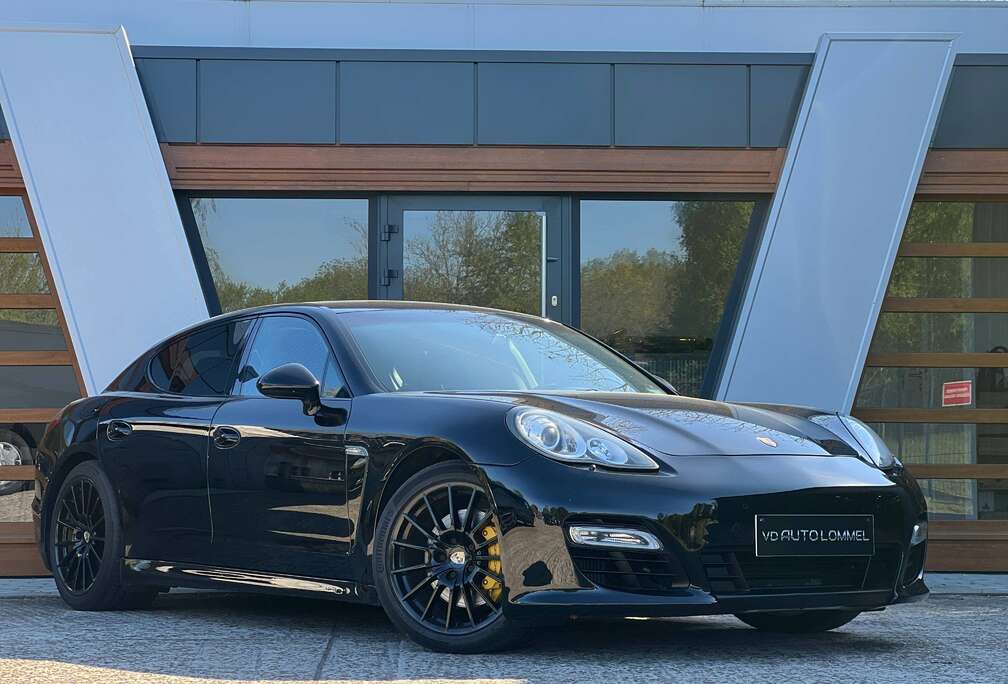 Porsche 3.0D V6 - BURMESTER/ AERODYNAMIC PACK/ NAVI