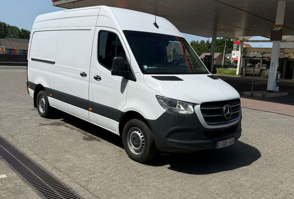 Mercedes-Benz 215 2.0 CDI L2H2 FWD 9G-tronic (EU6d)