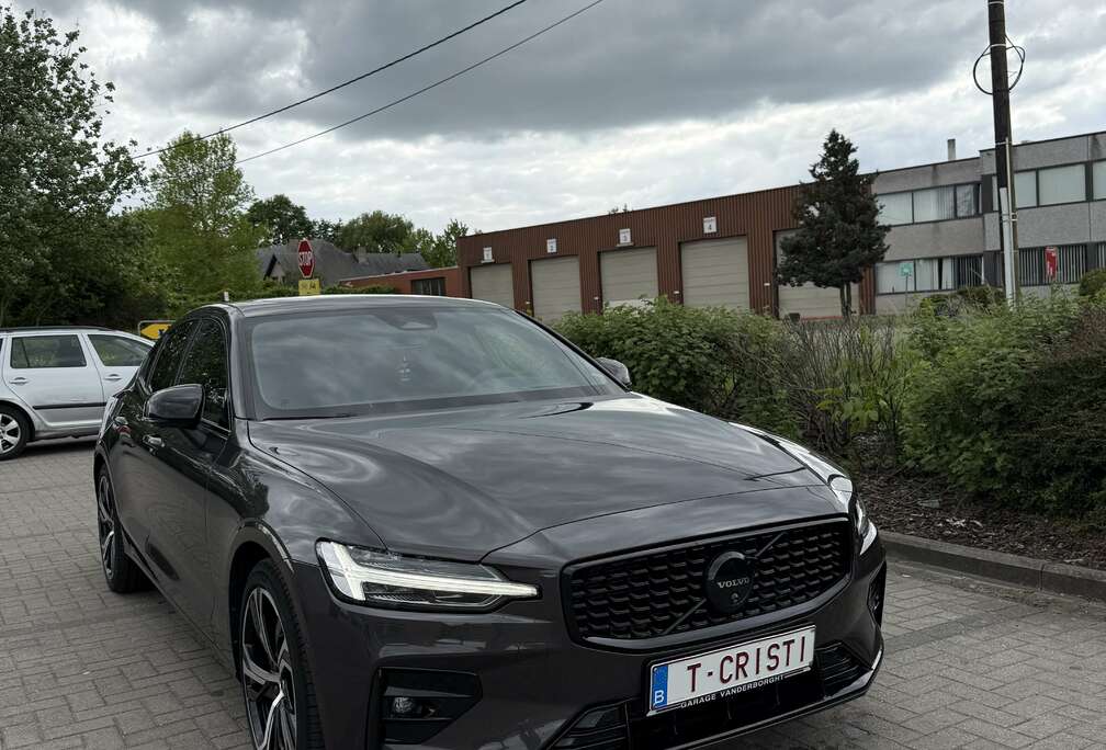 Volvo B5 B AWD Ultimate Dark