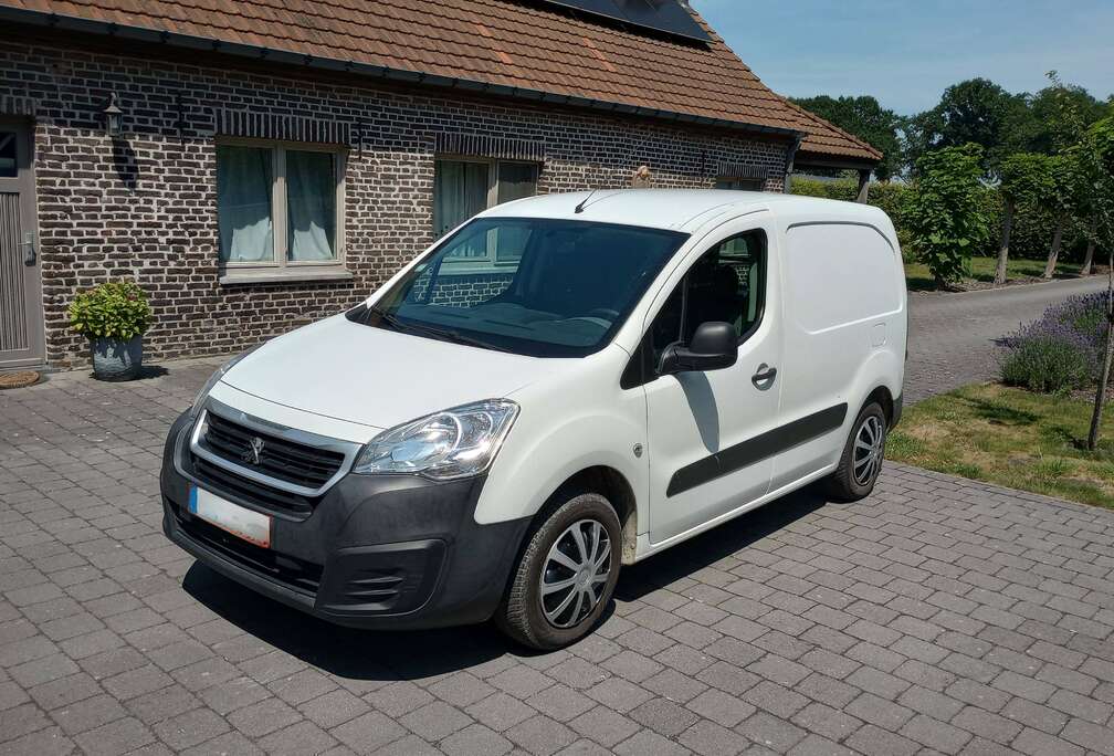 Peugeot 1.6i Lichte vracht 3-zit-Airco-CD-Trekhaak