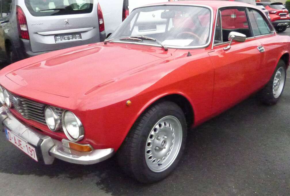 Alfa Romeo Coupé Bertone, junior 2.0 restaurée