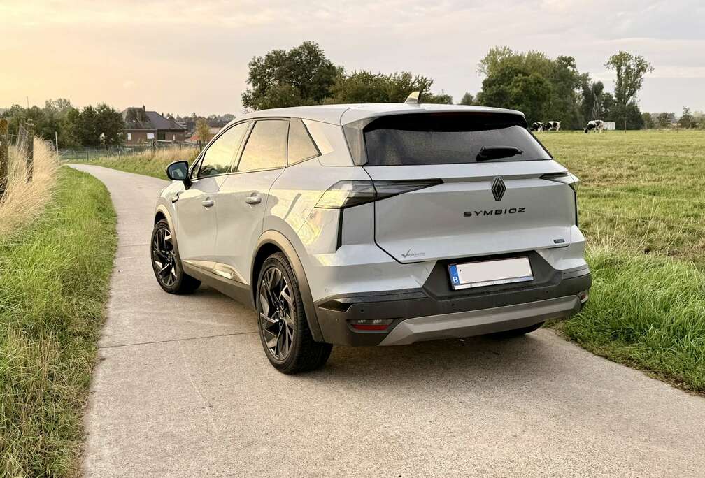 Renault 1.3 TCe MHEV Techno EDC