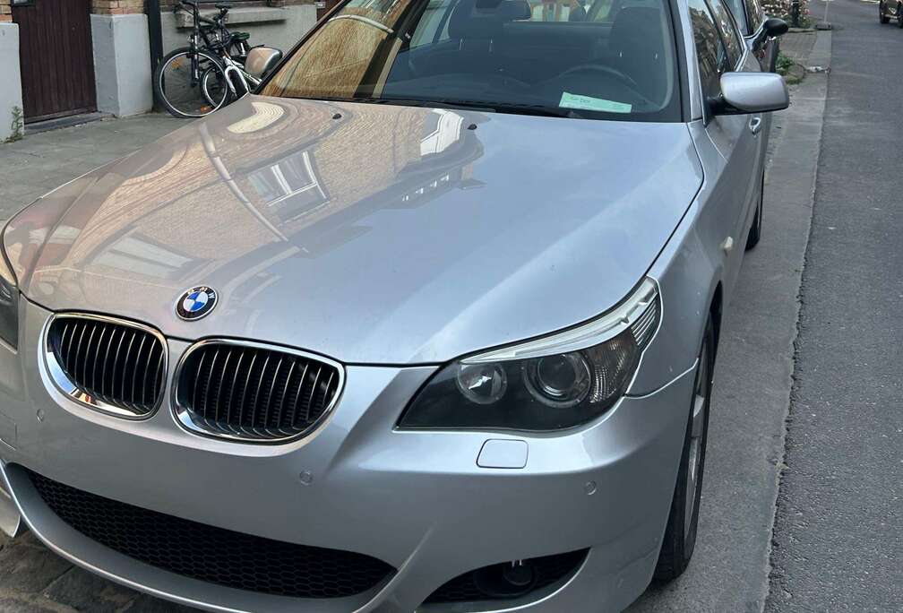 BMW 523i