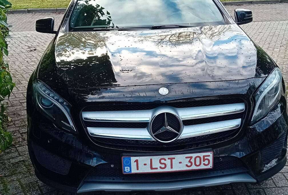 Mercedes-Benz GLA 200
