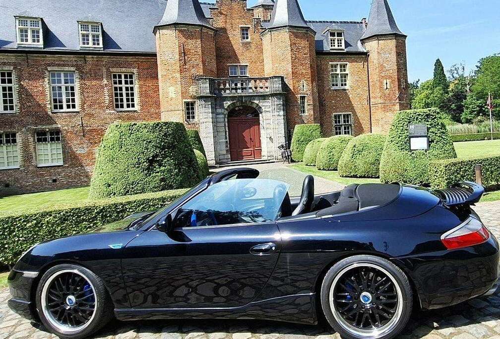 Porsche 911 Carrera 4 Cabrio