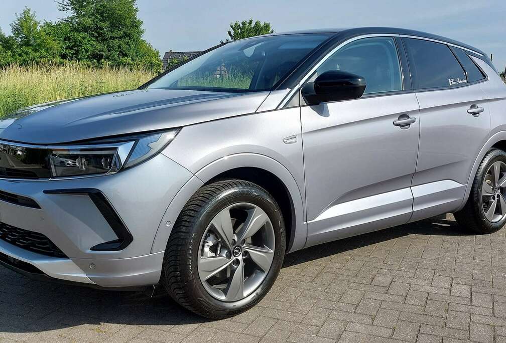 Opel Grandland 1.2 Turbo Business Elegance