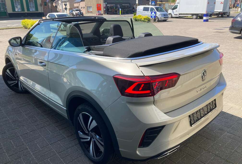 Volkswagen Cabrio 1.5TSI 150pk -AUTOMAAT - R-LINE -GPS -App -Cam -DCC -LED MATRIX -Afneembare Trekhk