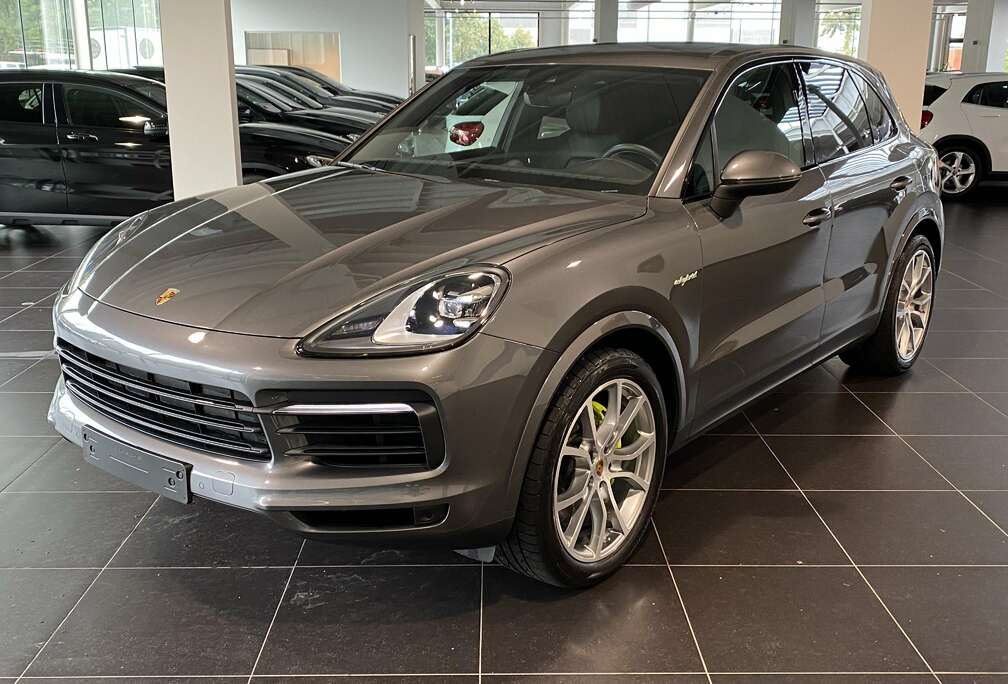 Porsche E-Hybrid Panorama, Air Suspension, 21 Inch Alu