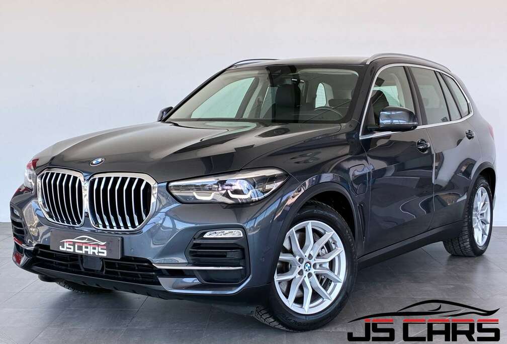 BMW 3.0A xDrive45e PHEV 1ERPRO-COCKPIT-CARPLAY-CAMERA360-GPS-CUIR-JANTES19-PDC