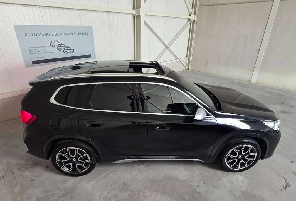 BMW BMW SDRIVE1.5  X-LINE UITVOERING - FULL OPTIONS - Topstaat!