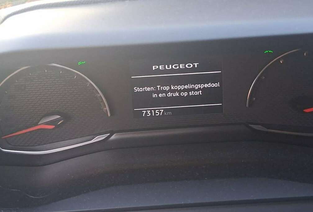 Peugeot 208 PureTech 75 Allure Pack