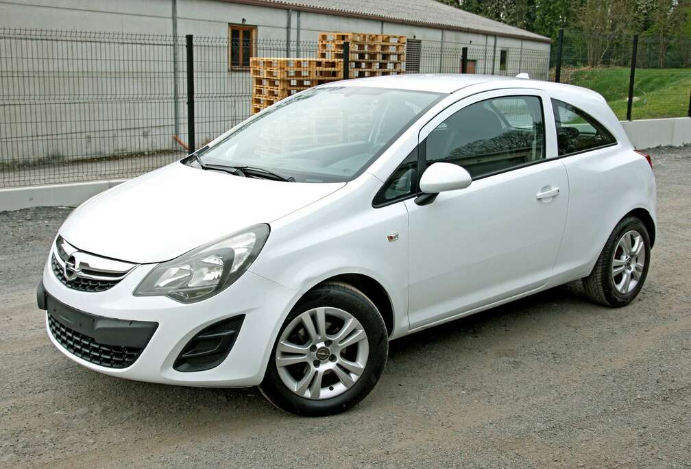 Opel Corsa 1.0i Essentia