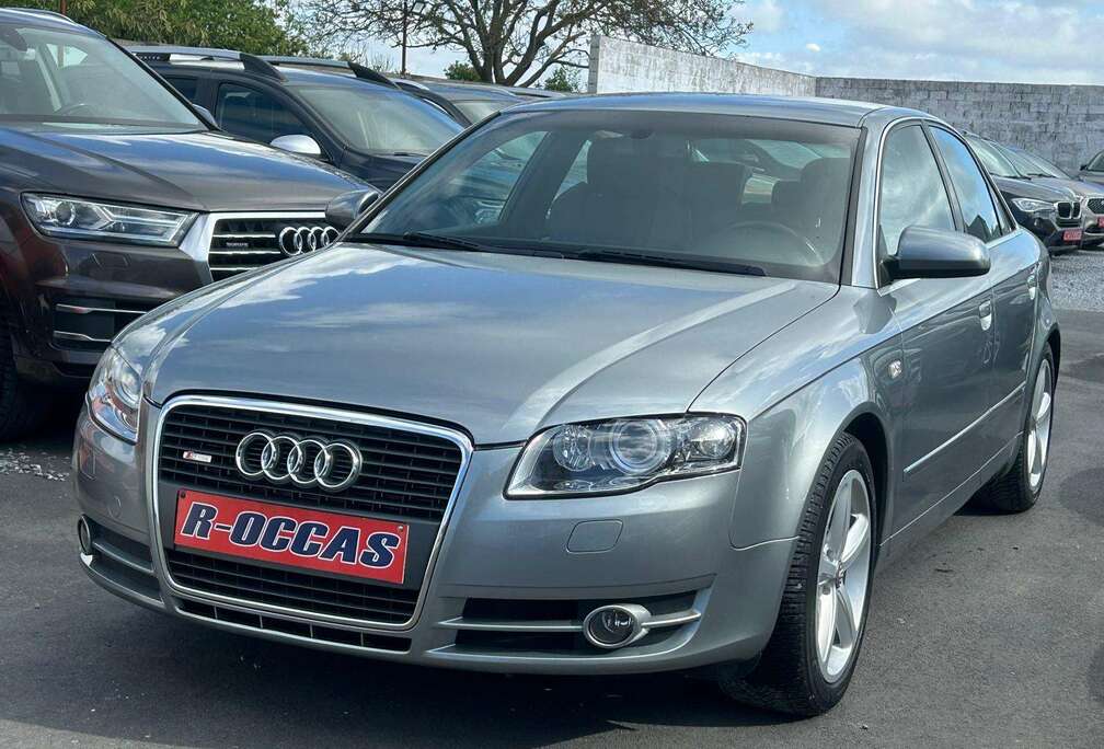 Audi A4 2.0 TDi 16v S-LINE SIEGE RECARO BOSE NAVIGATION