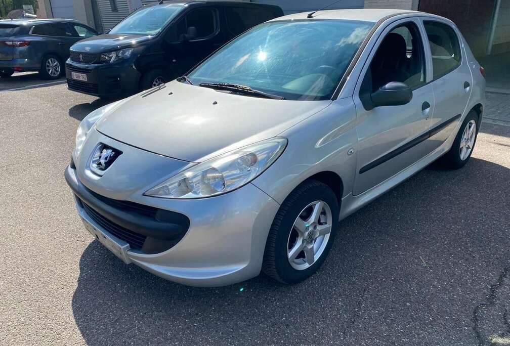 Peugeot 206+ 75