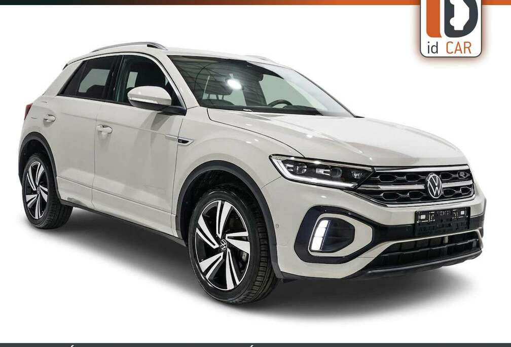 Volkswagen 1.5 TSI DSG R-LINE LED ACC CARPLAY CAMERA JA18