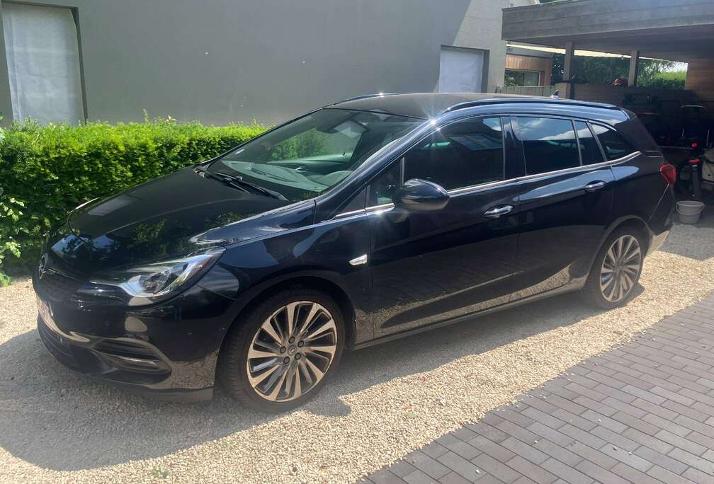 Opel Astra Sports Tourer 1.2 Turbo Ultimate S/S