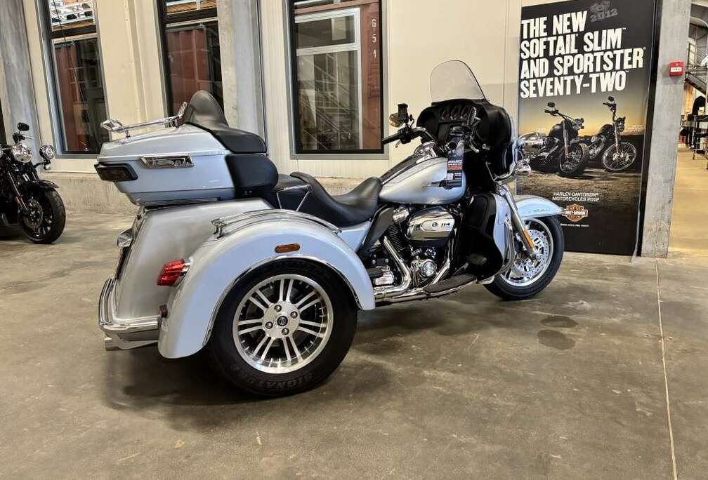 TRIKE FLHTCUTG ULTRA