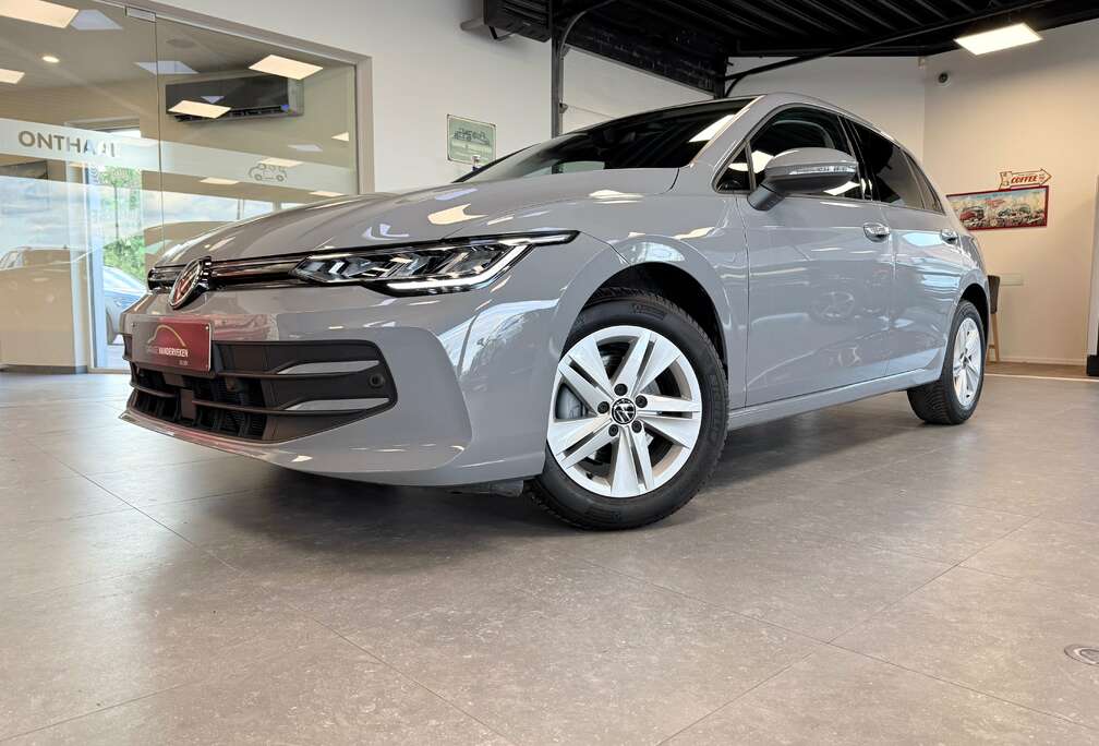 Volkswagen Golf 1.5 TSI Life ** 10764 km !! **  als nieuw !!