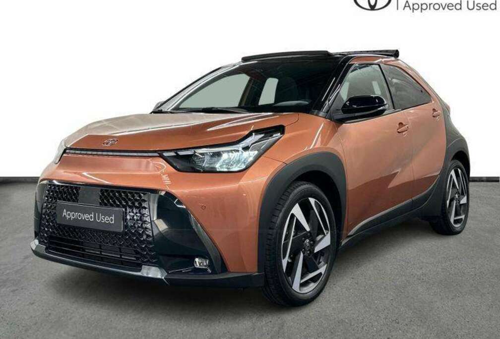Toyota 116hp HEV Envy Air | JBL | sunroof