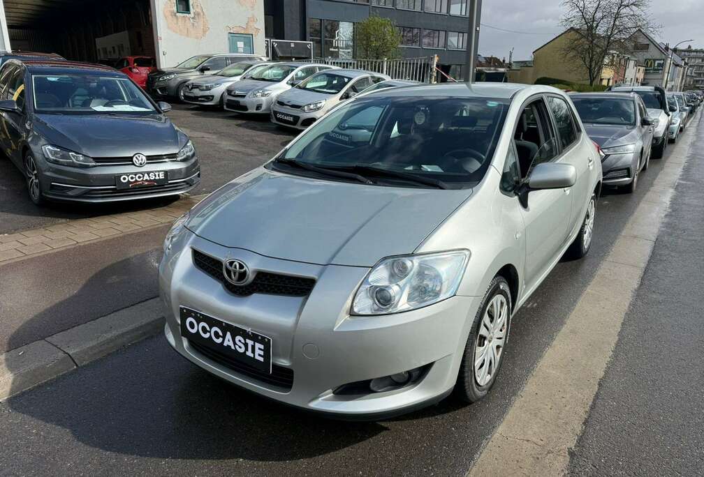 Toyota Auris 1.4 D-4D Linea Luna