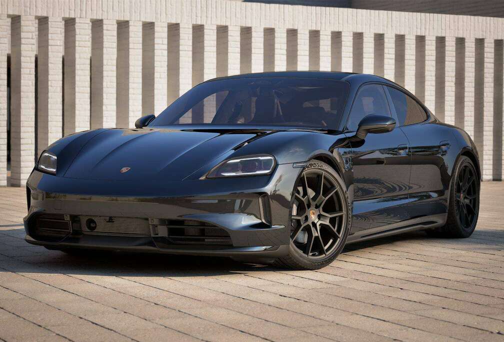 Porsche FACELIFT BATT+/SPORTDESIGN/PANO/AIR/21\