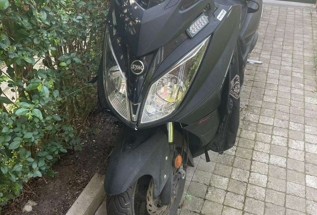 SYM GTS 125-A réparer offre a saisir/Ne roule pas