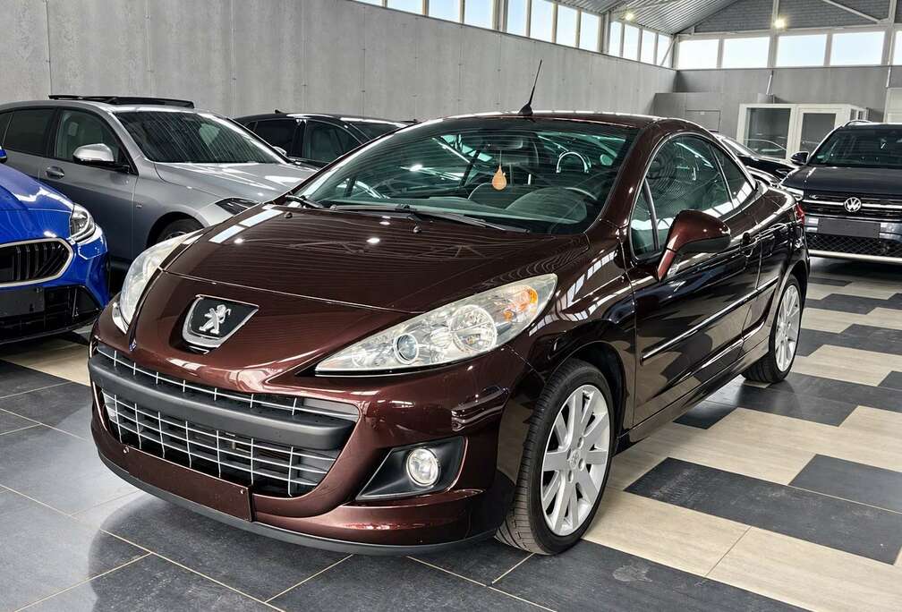 Peugeot 207 CC / 1.6i / 1ER PROPRIETAIRE / CABRIO / CUIR / AIRCO / SIEGES CHAUFFANTS / RADAR