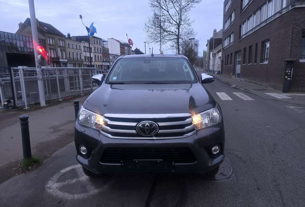 Toyota 2.4 D-4D 4WD Invincible50 Chrome