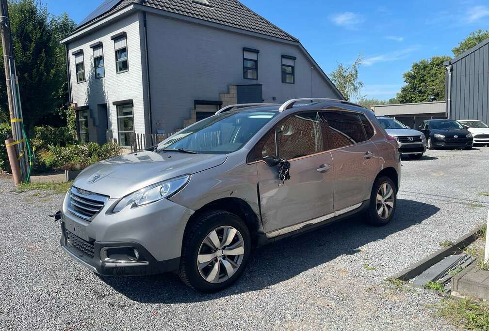 Peugeot 1.2i PureTech,Leder,Airco,Gps,Sensoren,met schade