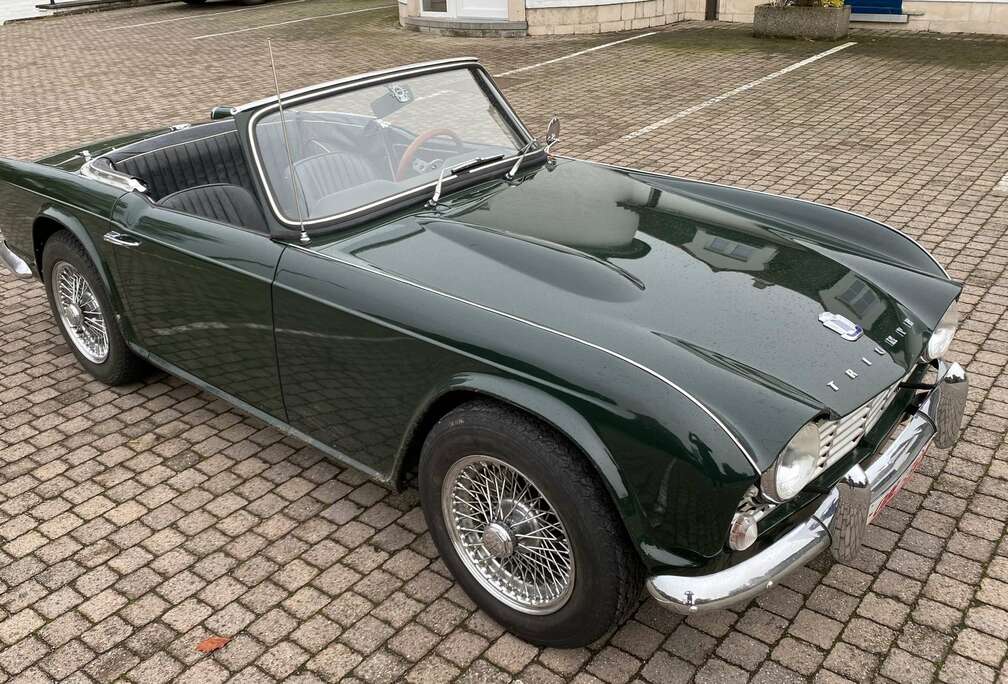 Triumph British Racing Green