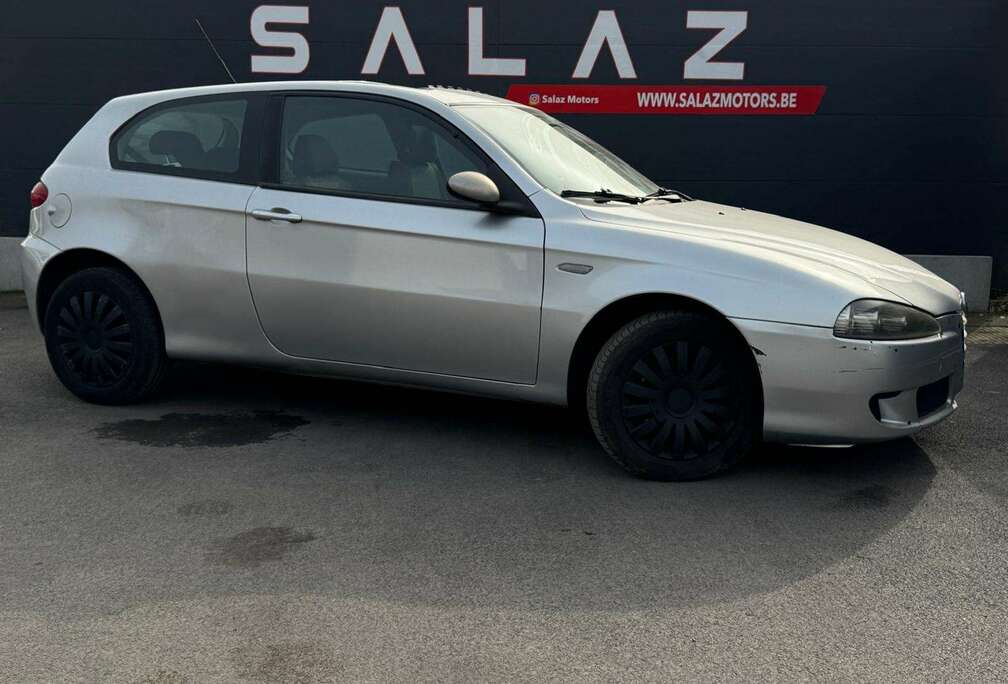 Alfa Romeo 147 1.6i TS Impression/MARCHAND/EXPORT/ROULEBIEN