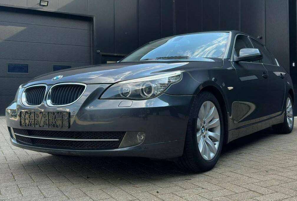 BMW 520iA