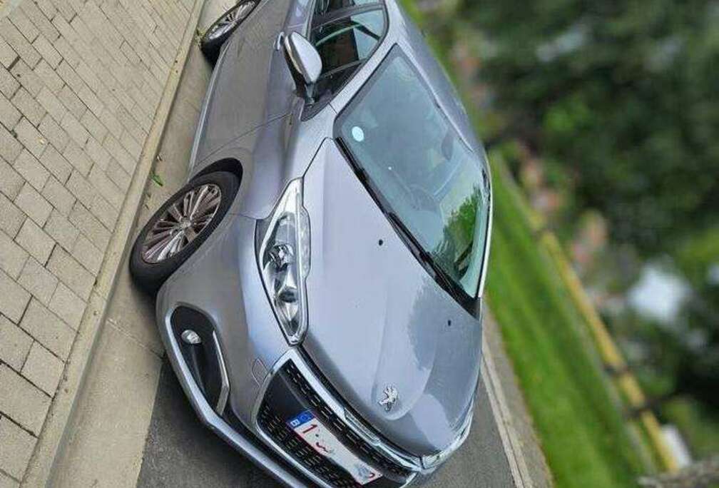 Peugeot 208 1.2 PureTech Signature S