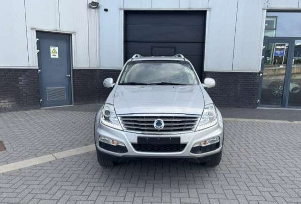 SsangYong Rexton 2.2 RX220e-Xdi 4WD Sapphire