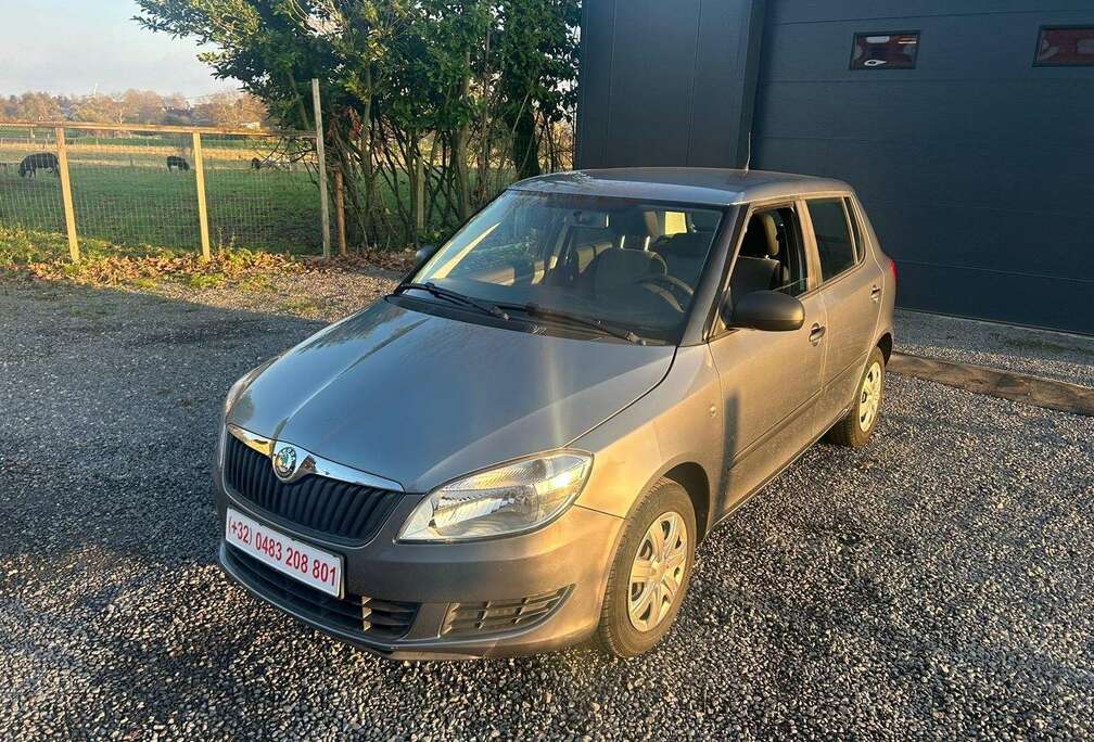 Skoda 1.2 essence 1er MAIN AIRCO 12/2011 Euro 5a