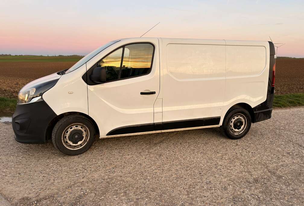 Opel 1.6 CDTi L1H1 Essentia Confort