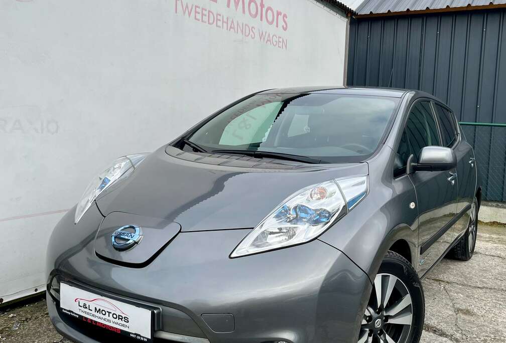Nissan Leaf 30 kWh Black Edition  Full Options