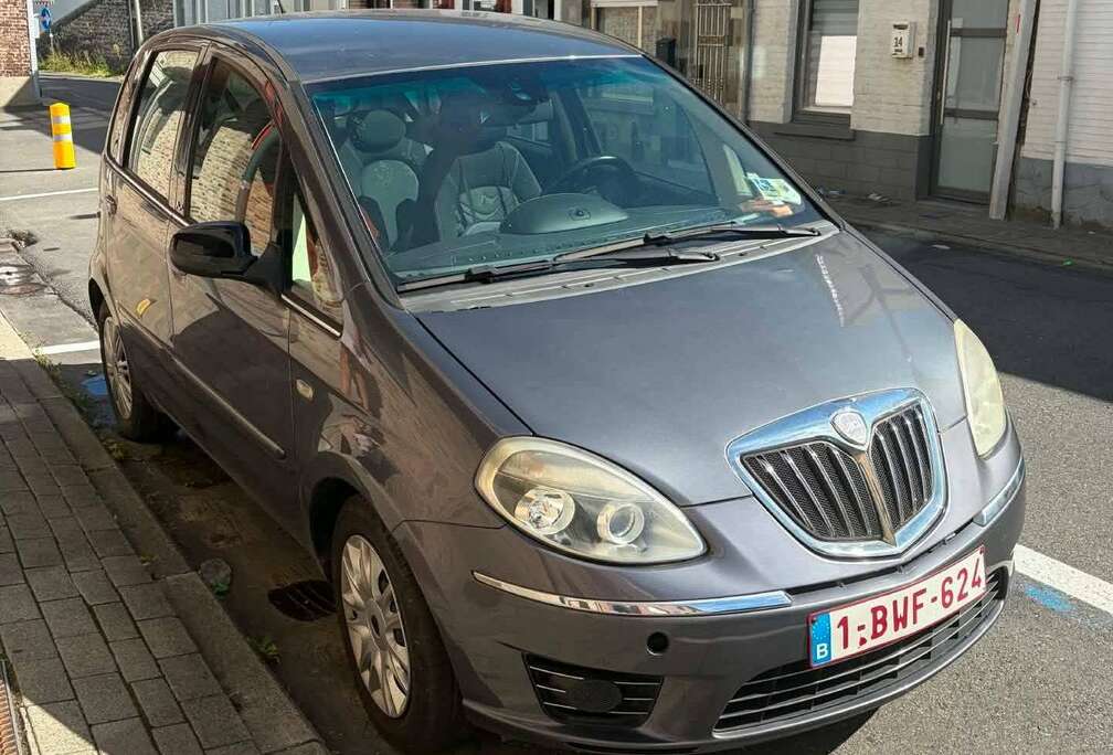 Lancia Musa 1.4i Platinum Start