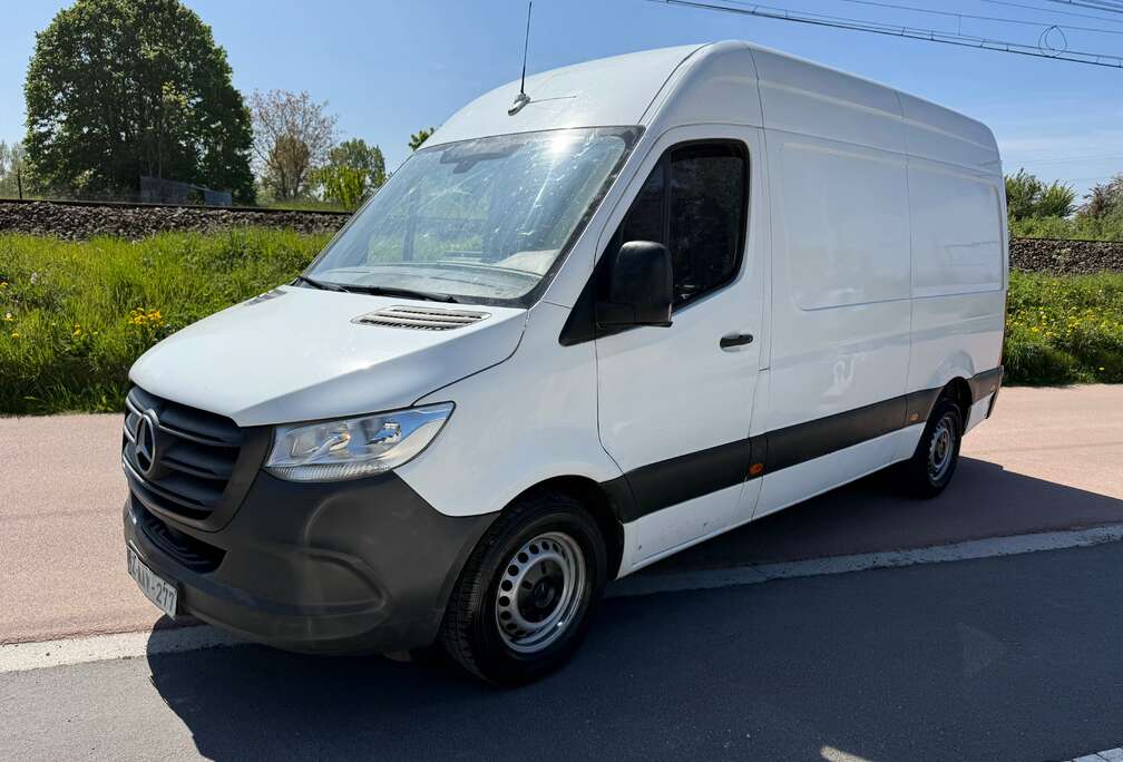 Mercedes-Benz 311 2.0 CDI L2H2 RWD (EUVI-E)