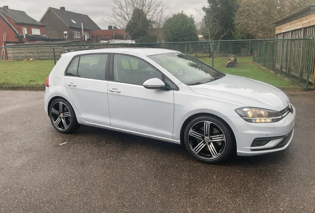 Volkswagen Golf 1.0 TSI