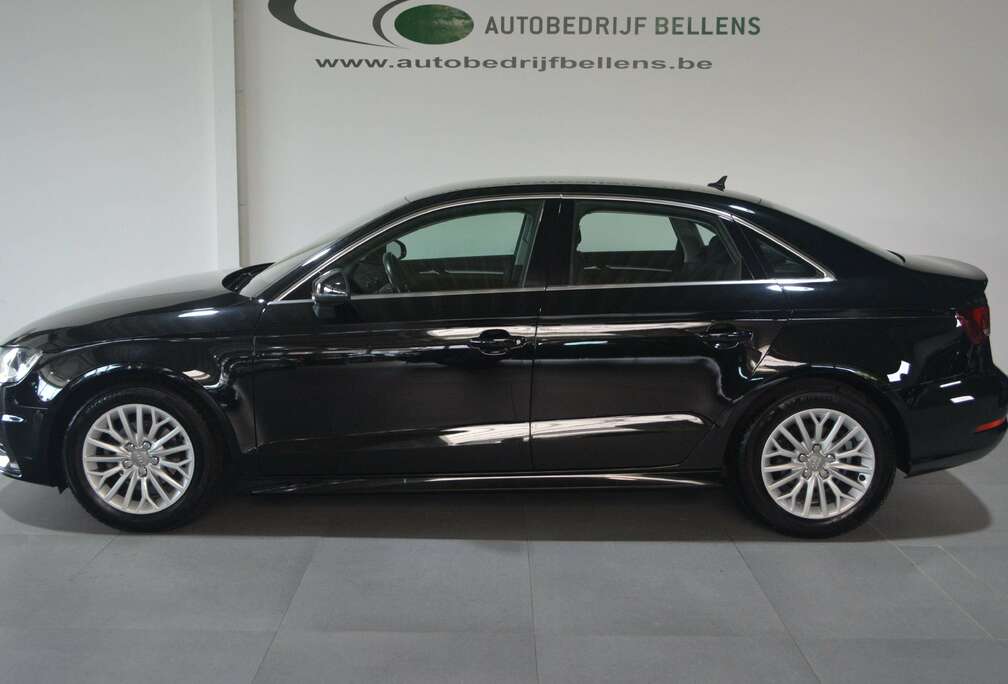 Audi 1.6 TDi LIMOUSINE  / NAVI