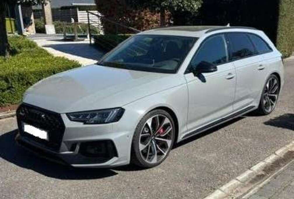 Audi RS4 Avant quattro tiptronic