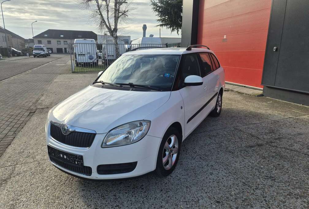 Skoda SW 1.6i - Clima - Automatic + Keuring - Garantie