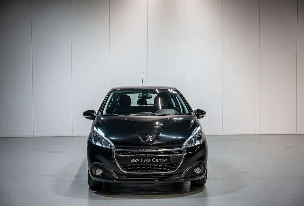 Peugeot NAVI / CAM / 1.2 Benzine 110pk / allure