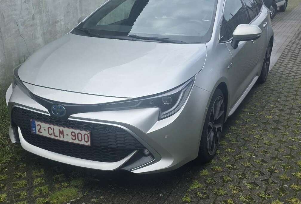 Toyota SW Hybrid 2.0 Dynamic e-CVT gekeurd